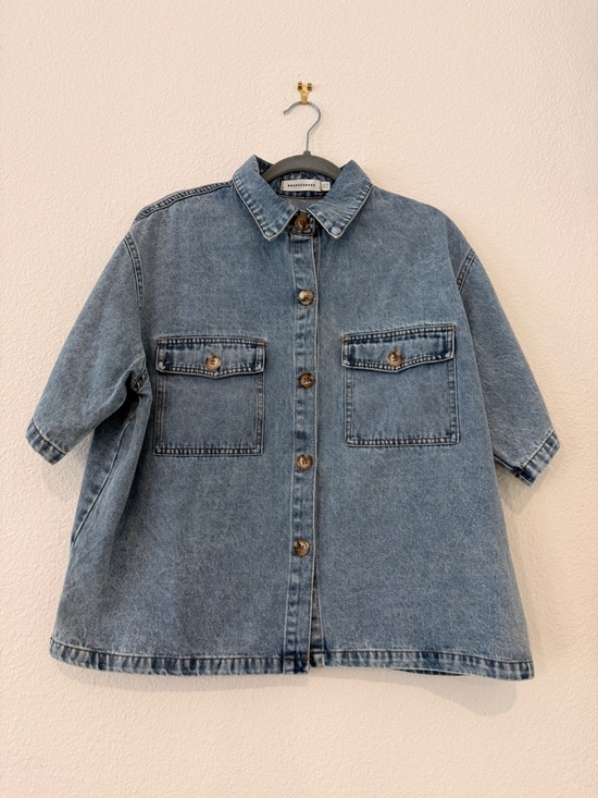 Bronze Snake Tops - Light Wash Denim Button-Up Shirt